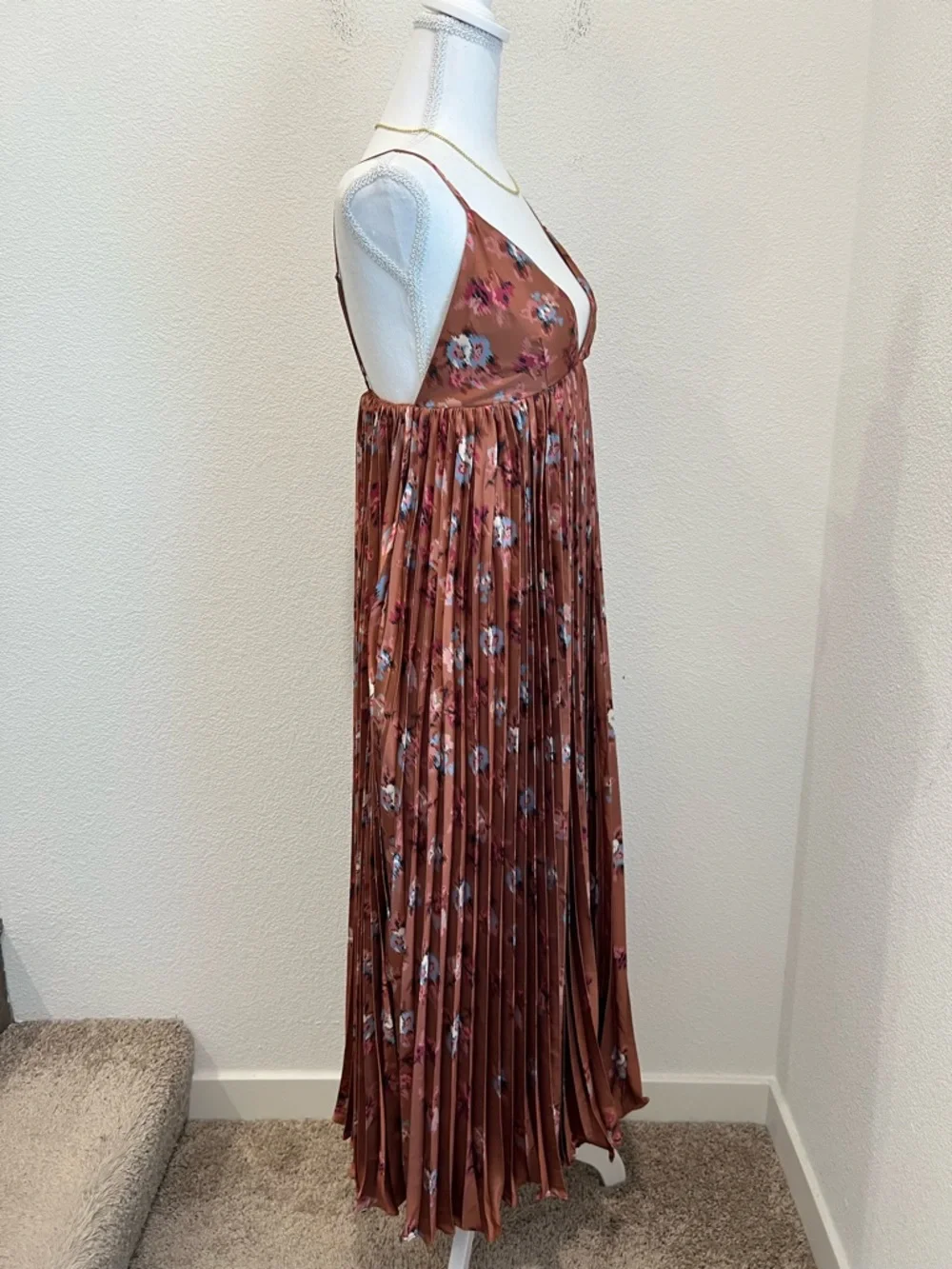 BHLDN Maya Pleated V-Neck Midi Dress - Picture 8 of 16
